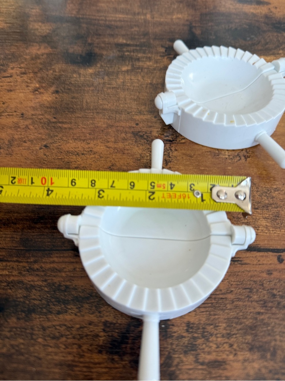 generic white plastic dumpling and empanada presses - Picture 4 of 9